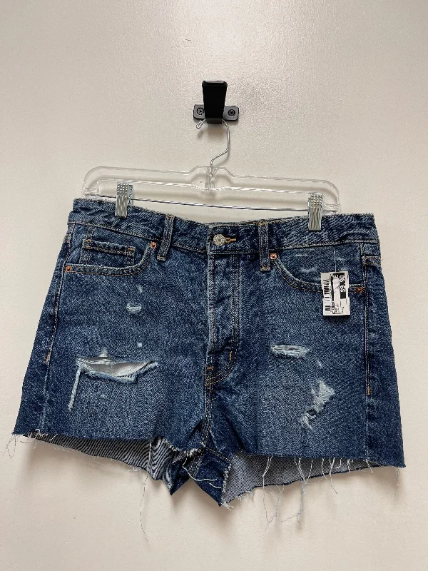 women's buttoned shortsShorts By Old Navy  Size: 8