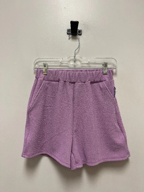 women's relaxed-fit shortsShorts By Clothes Mentor  Size: S