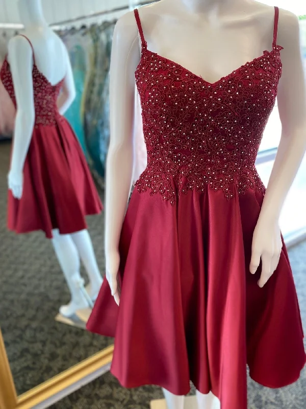 silk party dressesV Neck Beaded Burgundy Lace Prom Dresses, Wine Red Lace Homecoming Dresses, Short Burgundy Formal Graduation Evening Dresses SP2697