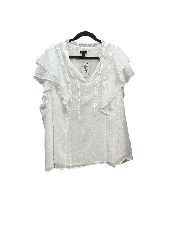 women's tops for those who believe in expressing their individuality through fashionWhite Top Sleeveless Torrid, Size 4x